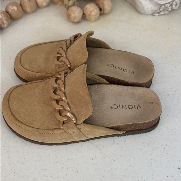Vionic Georgie Suede Chain-Trim Mules in Tan Size 6 - Picture 9 of 9